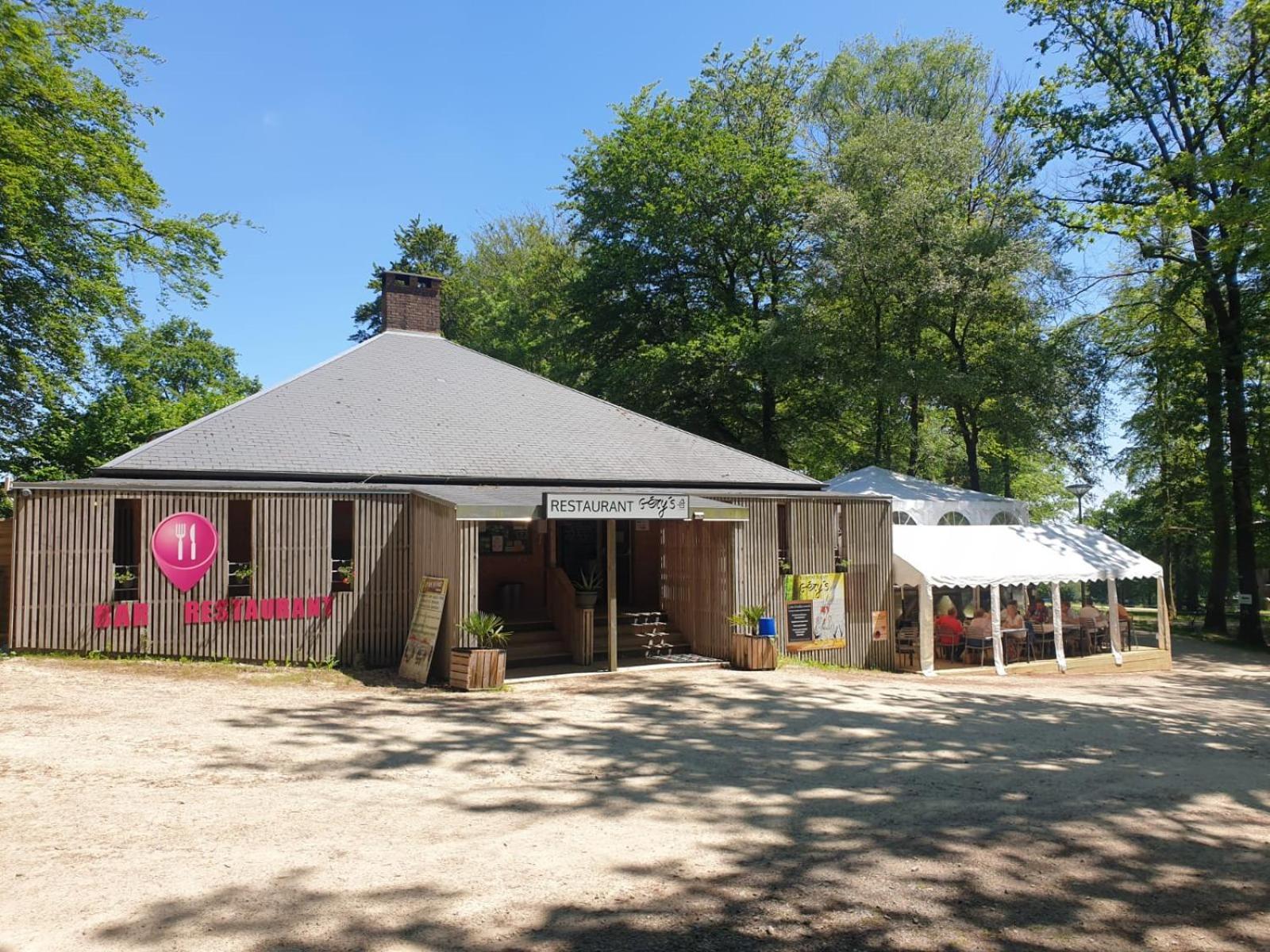 L'Etape En Foret Saint-Sever-Calvados Exteriör bild